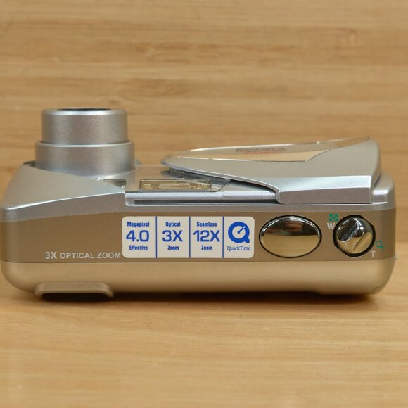 Vintage Olympus D-580 Digital Camera / 4 MP / 3X Optical Zoom / Compact - Picture 4 of 8